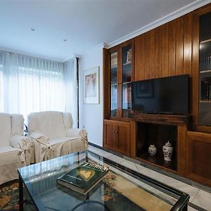 Appartement à 4 Chambres à Coucher
