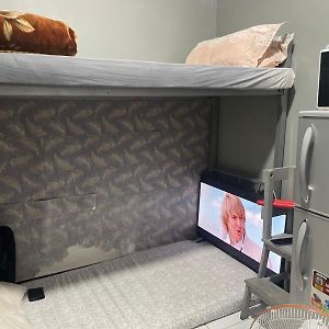 Capsule Bed
