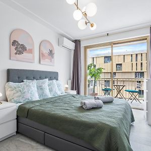Elegant Studio Avec Terrasse Proche Mer Tramway