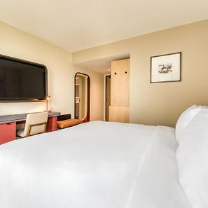 Chambre Lit Queen-Size avec Accès aux Personnes Handicapées