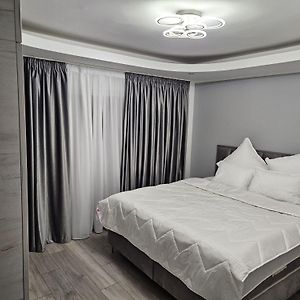 Appartement de Luxe à 2 Chambres à Coucher