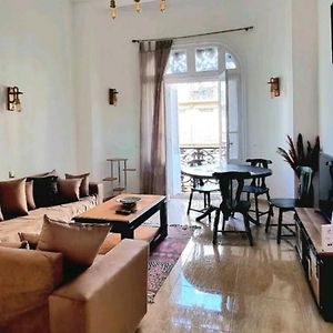 Appartement à 2 Chambres à Coucher