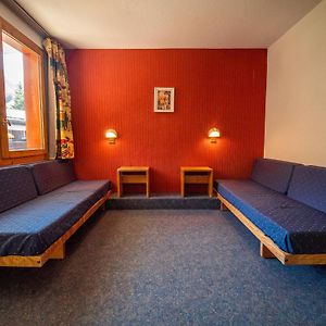 Studio Lit King-Size