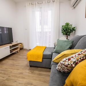 Appartement à 4 Chambres à Coucher