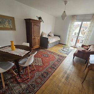 Appartement à 2 Chambres à Coucher