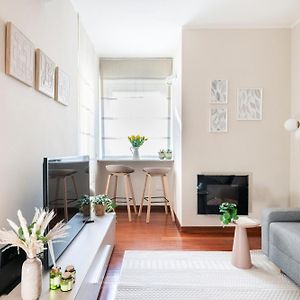 Fully Furnished Flat Arco Della Pace By Easylife