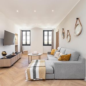 Appartement à 2 Chambres à Coucher