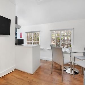 2 Bed Piccadilly Apartment 1