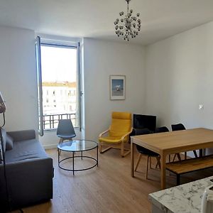 Beau 3 Pieces Climatise Vue Canal Idealement Situe Centre Ville
