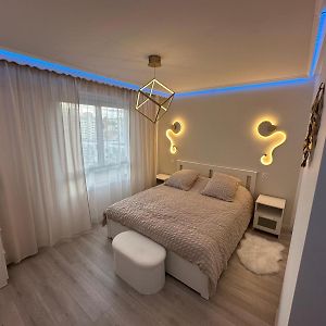Appartement à 2 Chambres à Coucher