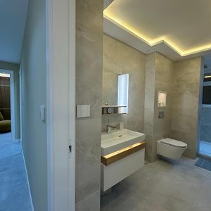 Appartement de Luxe à 2 Chambres à Coucher
