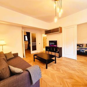 Appartement à 2 Chambres à Coucher