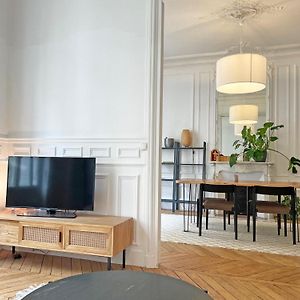 Appartement de Luxe à 2 Chambres à Coucher