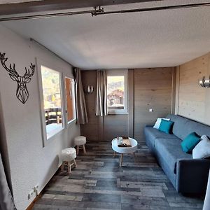 Studio Lit King-Size