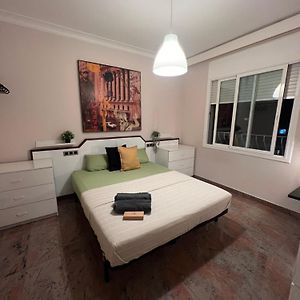 Spacious Room In Central Area A