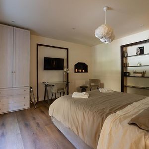 Appartement de Luxe à 2 Chambres à Coucher