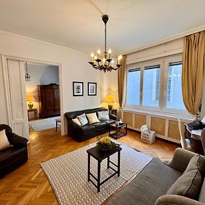 Appartement à 2 Chambres à Coucher