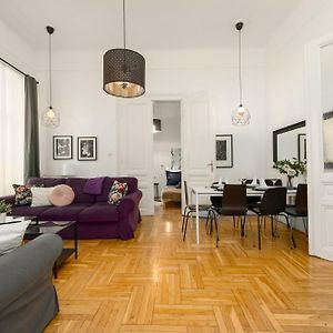 Black & White Apartment Budapest