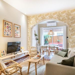 Spacious & Sunny Apt With Terrace In The City Center