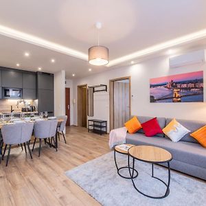 Appartement à 2 Chambres à Coucher