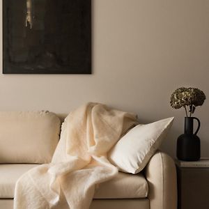 Japandi Residence 1Br Designer Flat With Private Garden