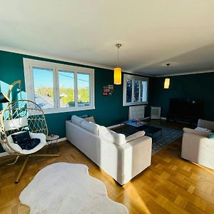 Appartement à 4 Chambres à Coucher