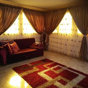 Appartement à 3 Chambres à Coucher