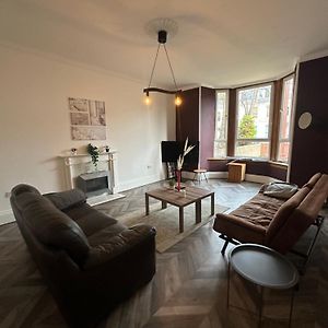 Spacious 5 Bedroom House Close To Central West End