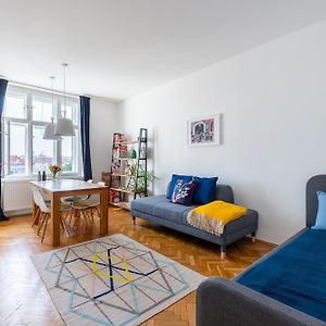 Appartement à 2 Chambres à Coucher