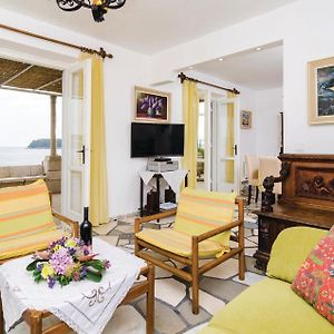 Maison de Vacances à 2 Chambres à Coucher