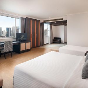 Premier Family Tower King Room