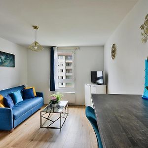 Monplaisir, beau studio neuf avec parking, classement 2 étoiles