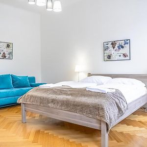 Comfortable 2Br Apt, Near Wiener Stadthalle