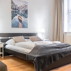 Appartement à 2 Chambres à Coucher