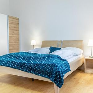 Appartement à 2 Chambres à Coucher
