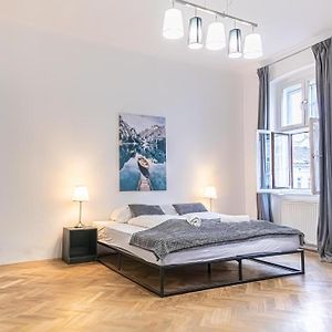 Appartement à 2 Chambres à Coucher