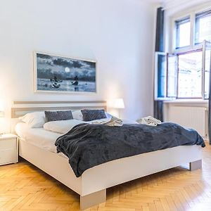 Appartement à 3 Chambres à Coucher