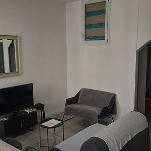 Appartement à 4 Chambres à Coucher