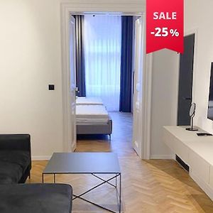 Capitol Deluxe Apartment