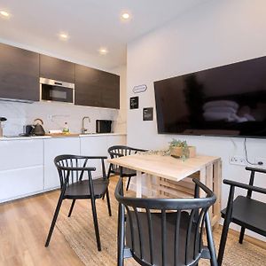 Appartement à 2 Chambres à Coucher