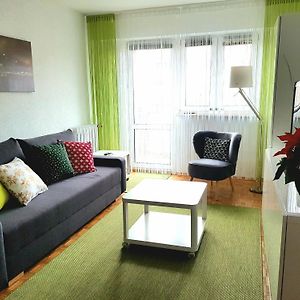 Wygodny Dwupokojowy Apartament Pomiedzy Lotniskiem A Centrum