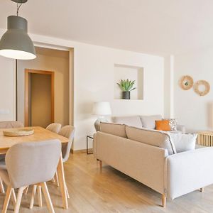 Appartement à 3 Chambres à Coucher
