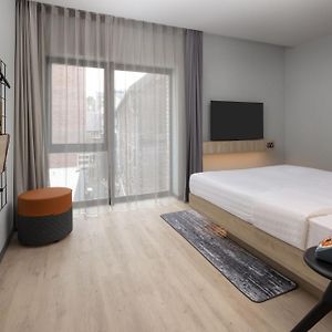 Chambre Accessible aux Personnes à Mobilité Réduite Lit Queen-Size