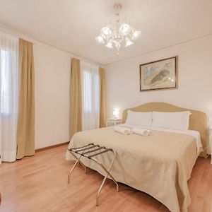 Appartement de Luxe à 3 Chambres à Coucher