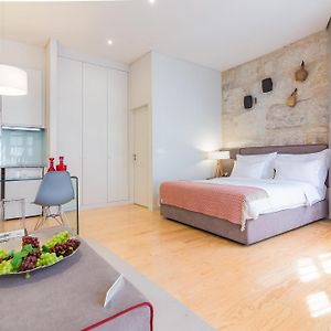 On Deluxe Apartments - Free Parking