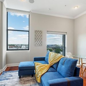 Lavish 1Br W Pool & Gym Access