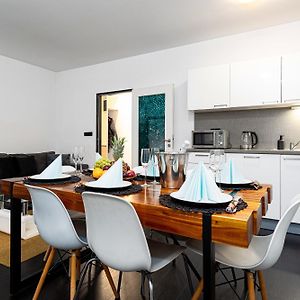 Appartement à 2 Chambres à Coucher