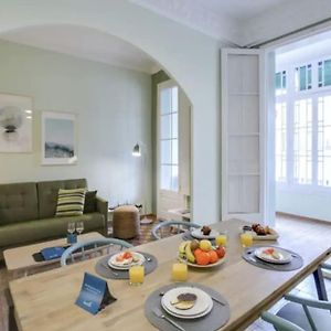 Appartement à 3 Chambres à Coucher