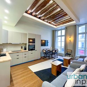 Urban Flat 188 - Stunning 4 Bedroom Flat In Paris