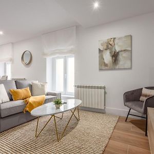 Appartement à 2 Chambres à Coucher